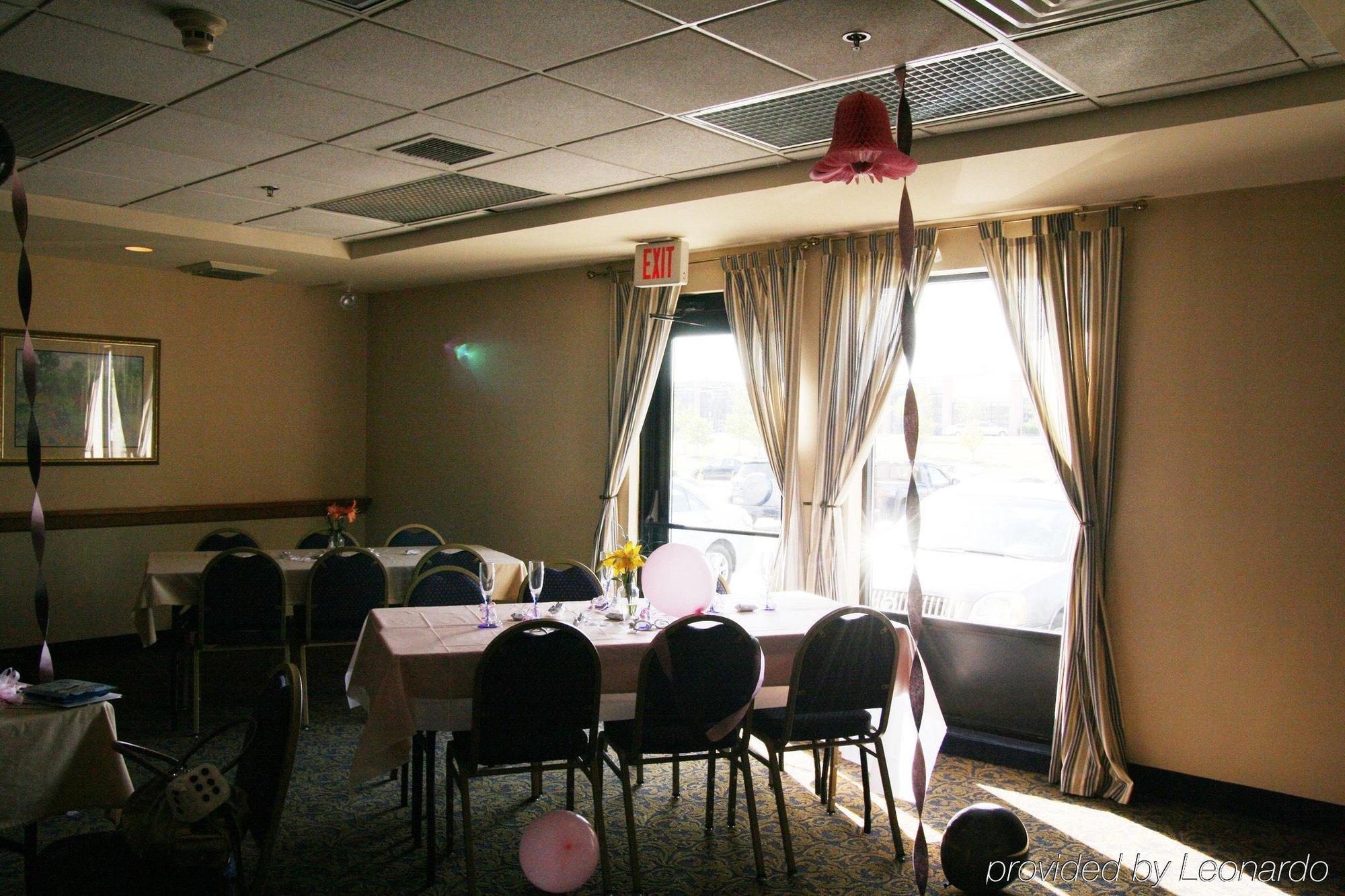 Hampton Inn Plymouth Meeting Restaurant photo